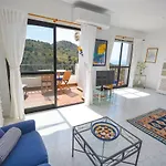 La Vista, 2 Bedroom With Amazing Views, Pool And Free Private Parking Hansonholiday Apartmán