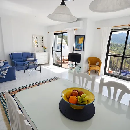 La Vista Apartments: Frigiliana's Scenic Retreat Apartment