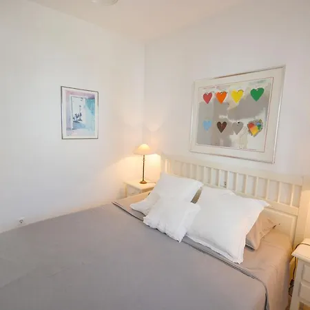 La Vista Apartments: Frigiliana's Scenic Retreat Frigiliana