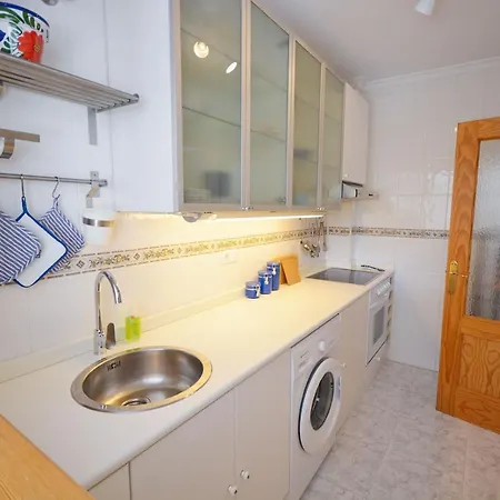 La Vista Apartments: Frigiliana's Scenic Retreat Frigiliana
