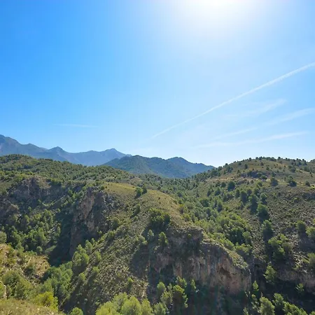 La Vista Apartments: Frigiliana's Scenic Retreat * Frigiliana