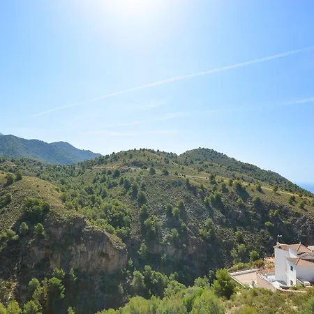 La Vista Apartments: Frigiliana's Scenic Retreat