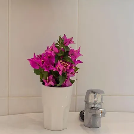 La Vista Apartments: Frigiliana's Scenic Retreat Frigiliana